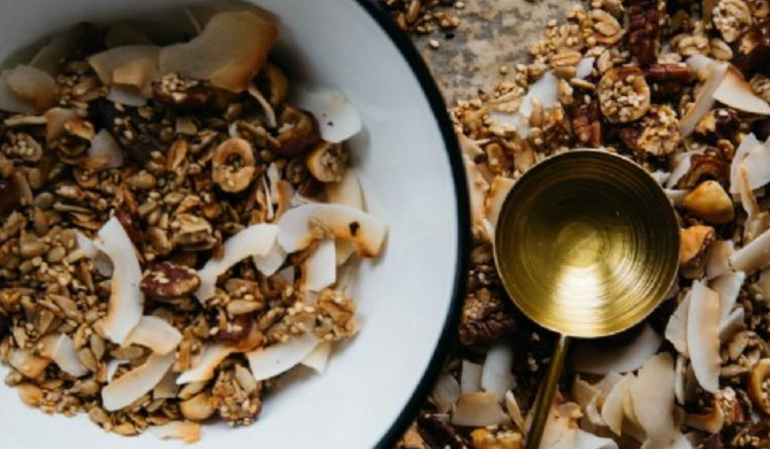 Receta de granola casera con frutos rojos